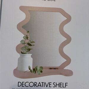 Wooden decorative shelf set